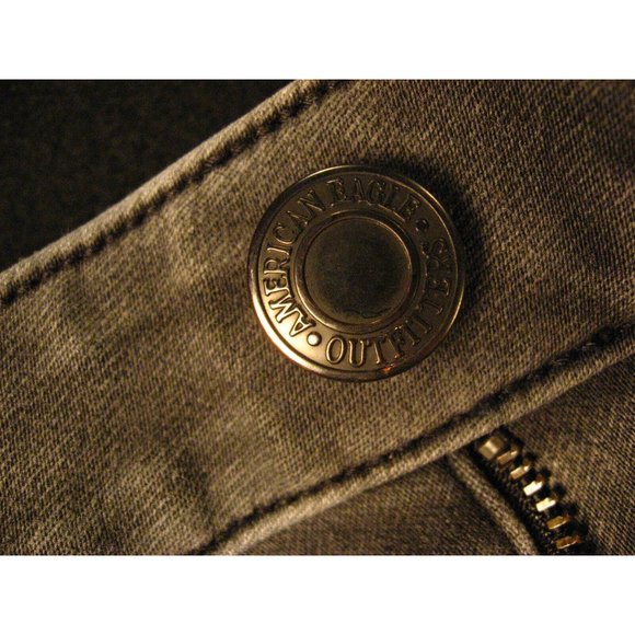 American Eagle Womans SHORTS CUTOFF JEAN 12R JEGGING SUPER STRETCH Black Denim - Picture 9 of 10